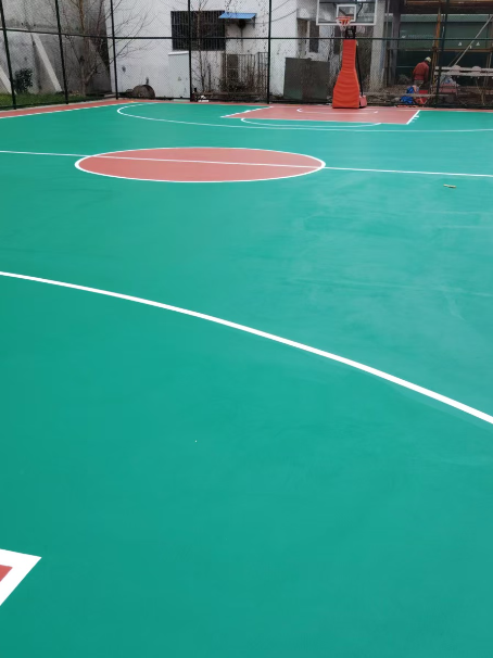 碌曲 球场长期使用易出现地面开裂